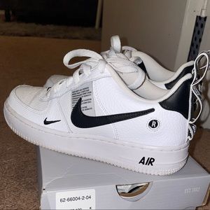AIR FORCE 1’s size 4.5Y=woman’s 6.0